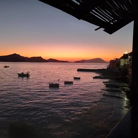 Dom wakacyjny Sunset Boathouse