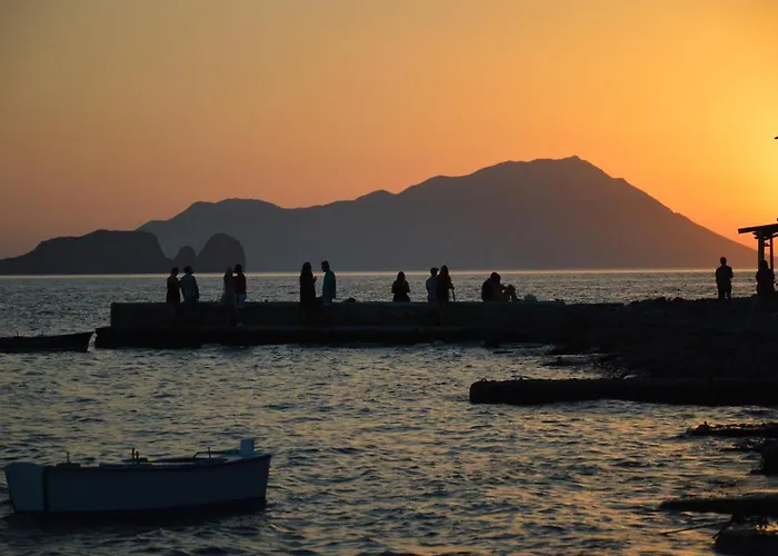 Sunset Boathouse 別荘